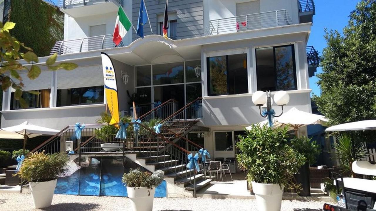 Hotel New Castle Cesenatico Kültér fotó
